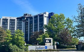 Radisson Blu Vancouver Airport Hotel & Marina